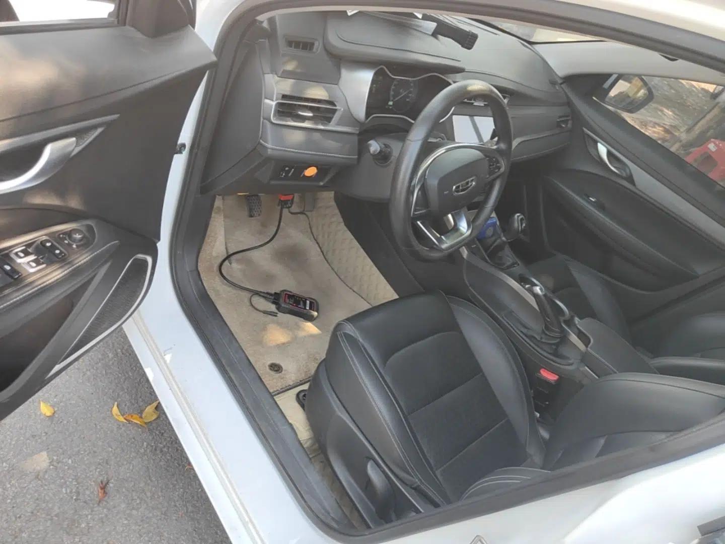 Geely Auto Emgrand 2021 UP 1.5L Manual Luxury Model — миниатюра 18
