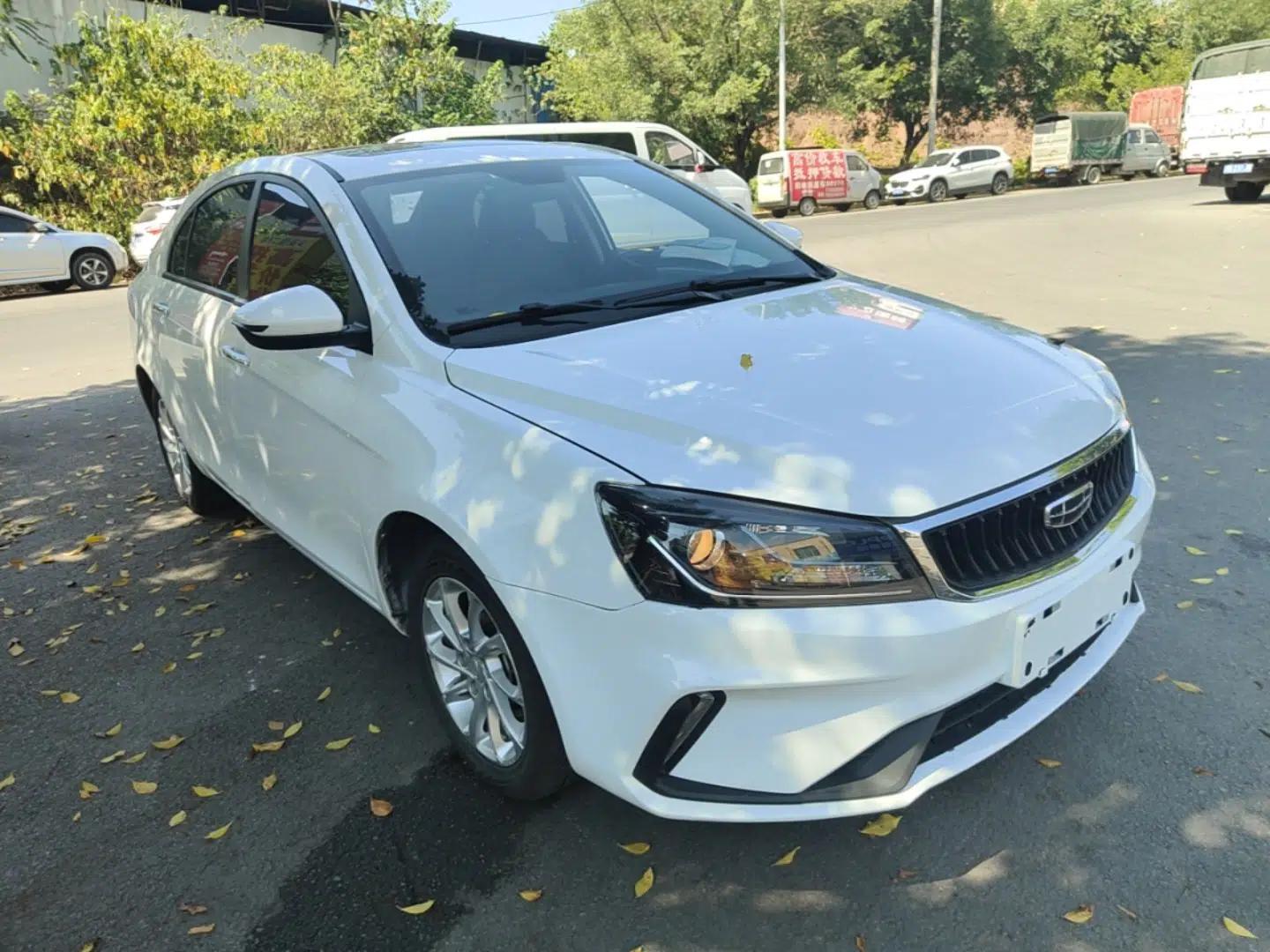 Geely Auto Emgrand 2021 UP 1.5L Manual Luxury Model — миниатюра 3