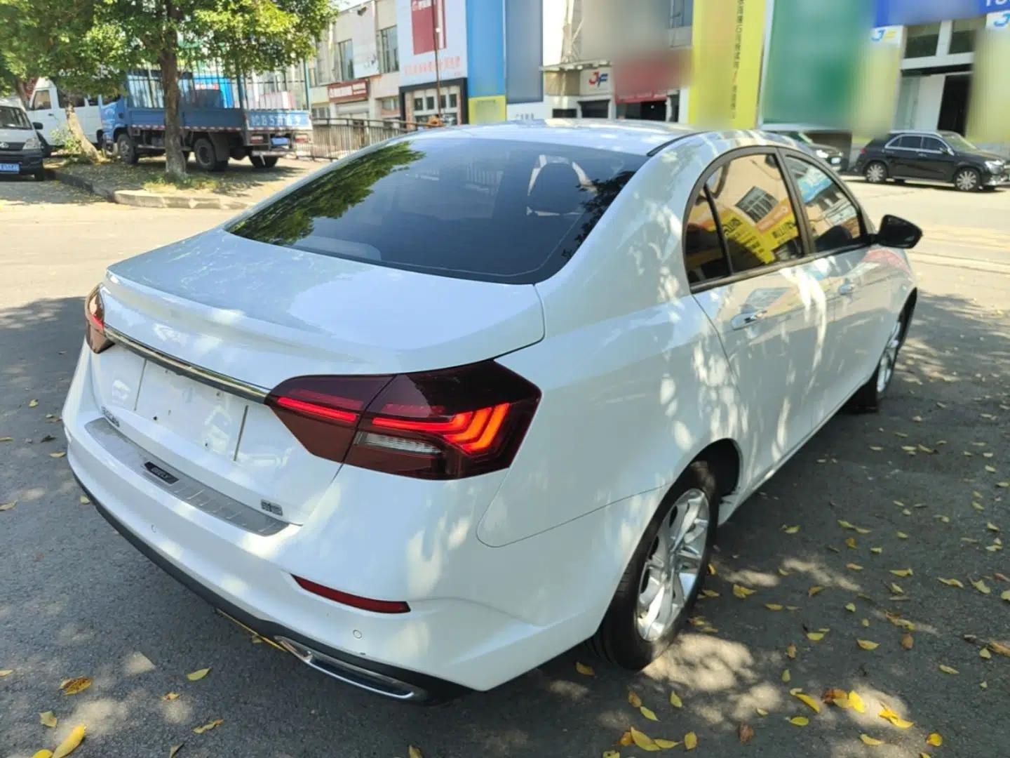 Geely Auto Emgrand 2021 UP 1.5L Manual Luxury Model — миниатюра 6