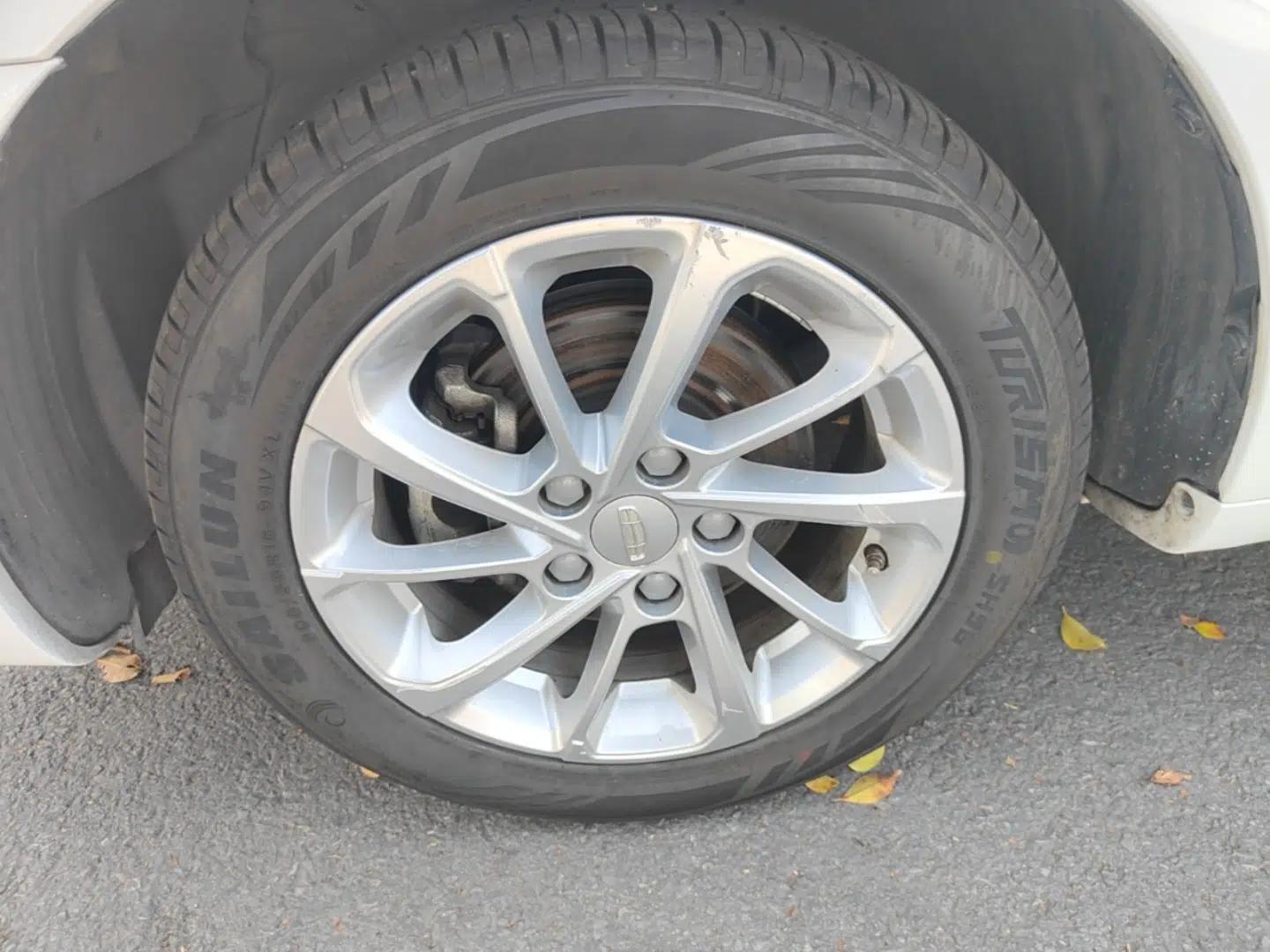 Geely Auto Emgrand 2021 UP 1.5L Manual Luxury Model — миниатюра 10