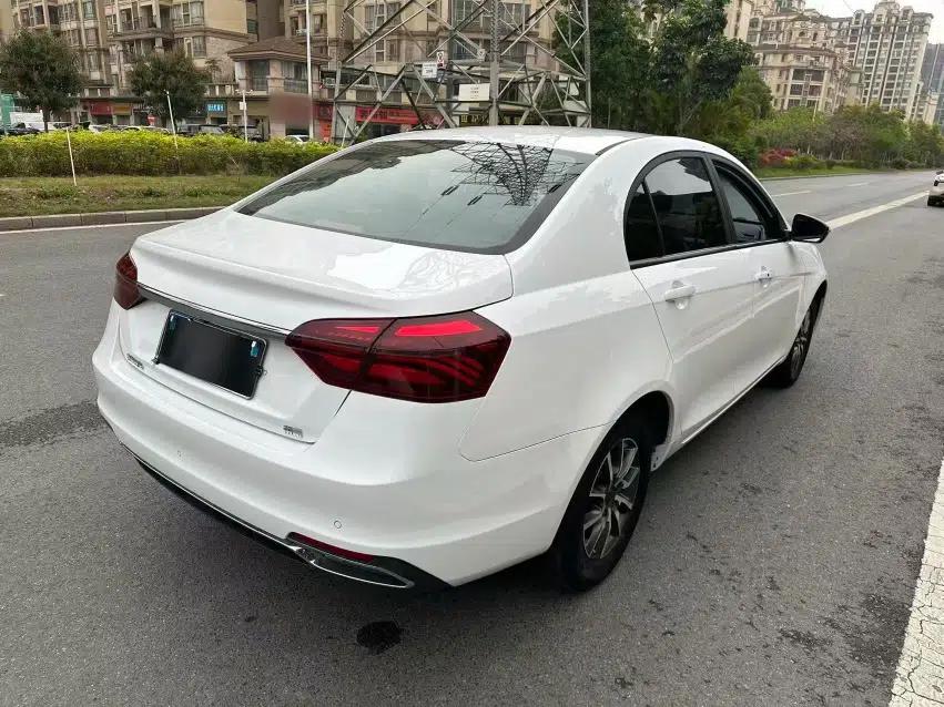 Geely Auto Emgrand 2019 Leading Edition 1.5L CVT Luxury Model China VI Standard — миниатюра 15