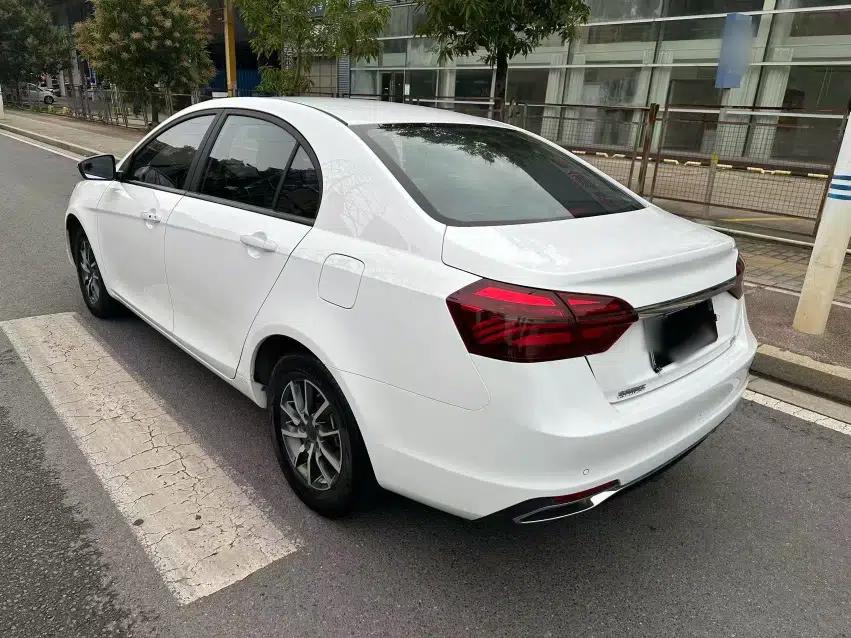 Geely Auto Emgrand 2019 Leading Edition 1.5L CVT Luxury Model China VI Standard — миниатюра 18