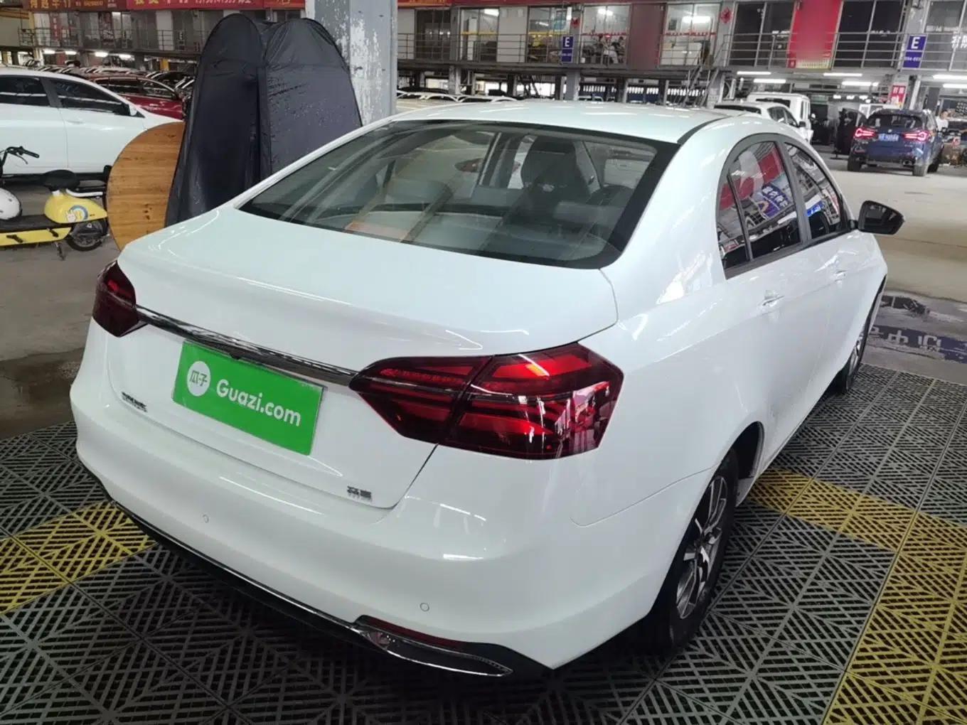 Geely Auto Emgrand 2019 Leading Edition 1.5L CVT Luxury Model China VI Standard — миниатюра 6