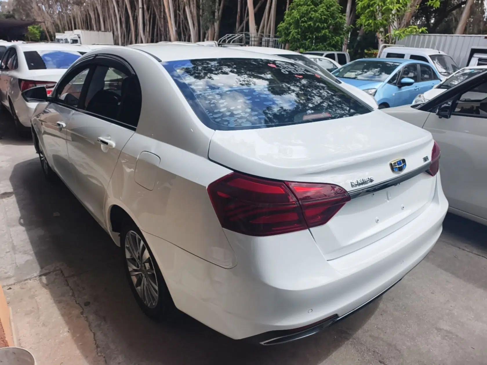Geely Auto Emgrand 2018 1.5L CVT Upward Connect Edition — миниатюра 4