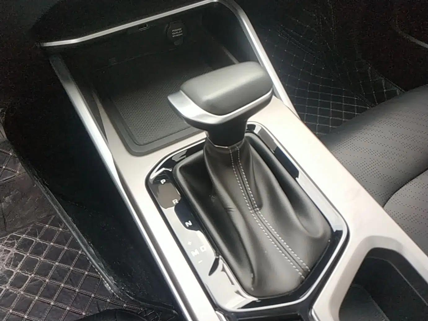 Geely Auto Emgrand 2023 4th Generation Champion Edition 1.5L CVT Prestige Model — миниатюра 16