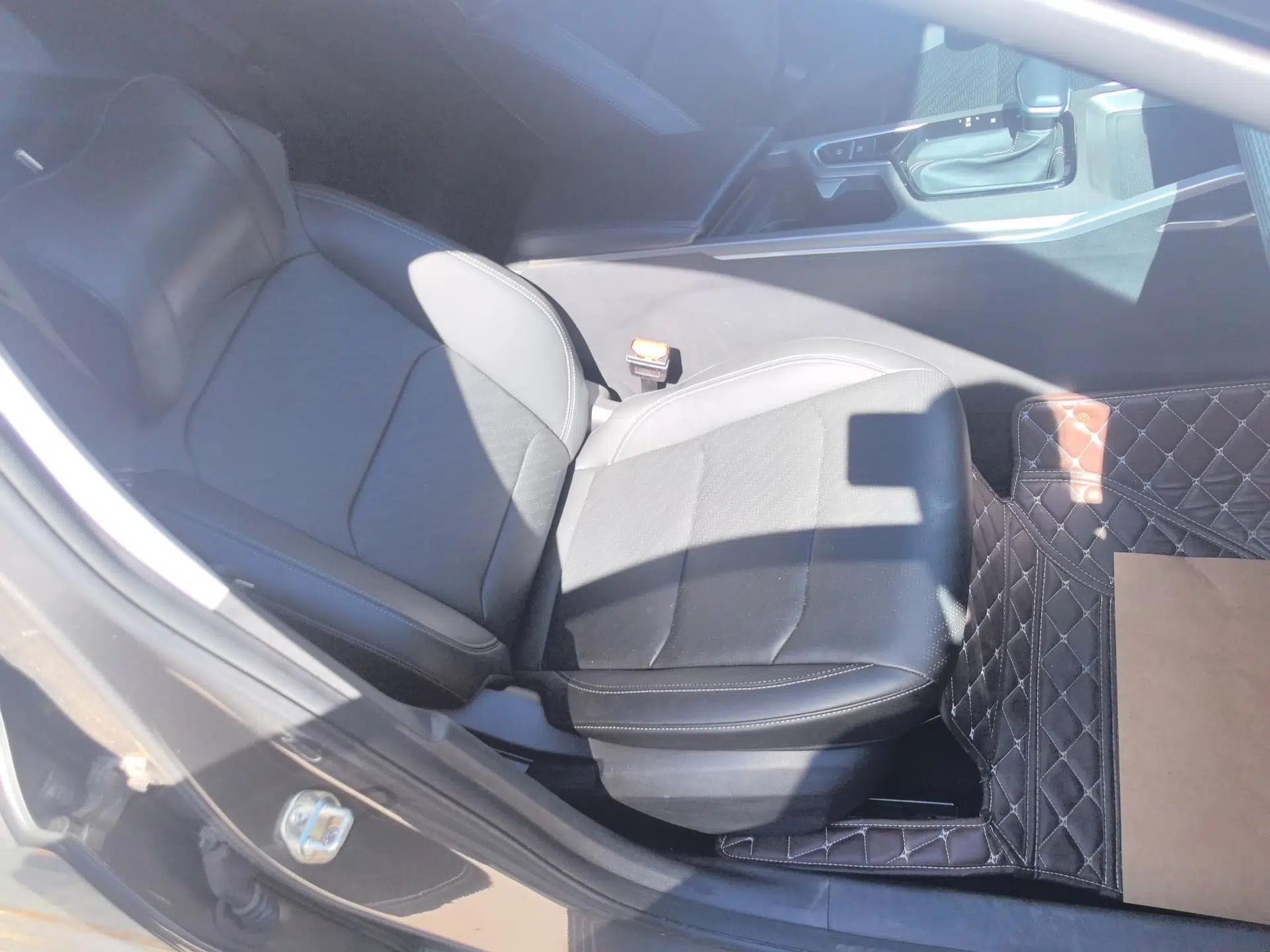 Geely Auto Emgrand 2023 4th Generation Champion Edition 1.5L CVT Luxury Model — миниатюра 11