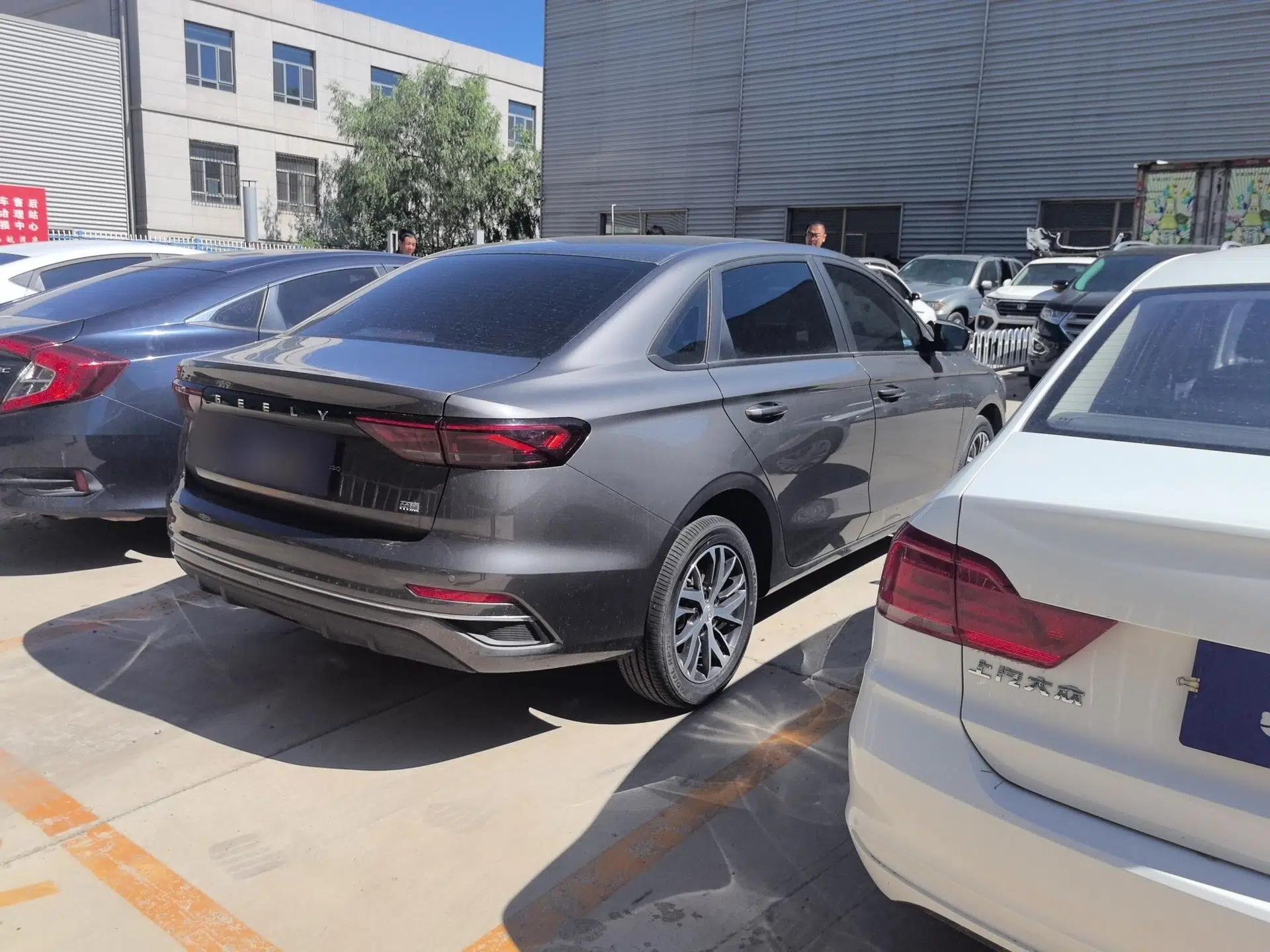 Geely Auto Emgrand 2023 4th Generation Champion Edition 1.5L CVT Luxury Model — миниатюра 5