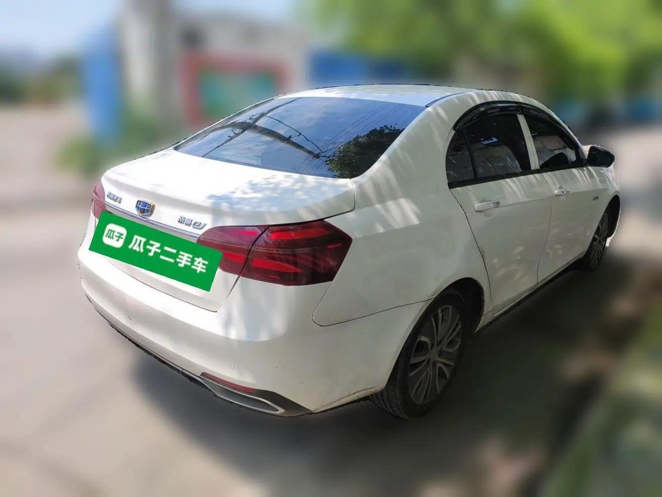 Geely Auto Emgrand New Energy 2018 EV450 Ambition Model — миниатюра 6