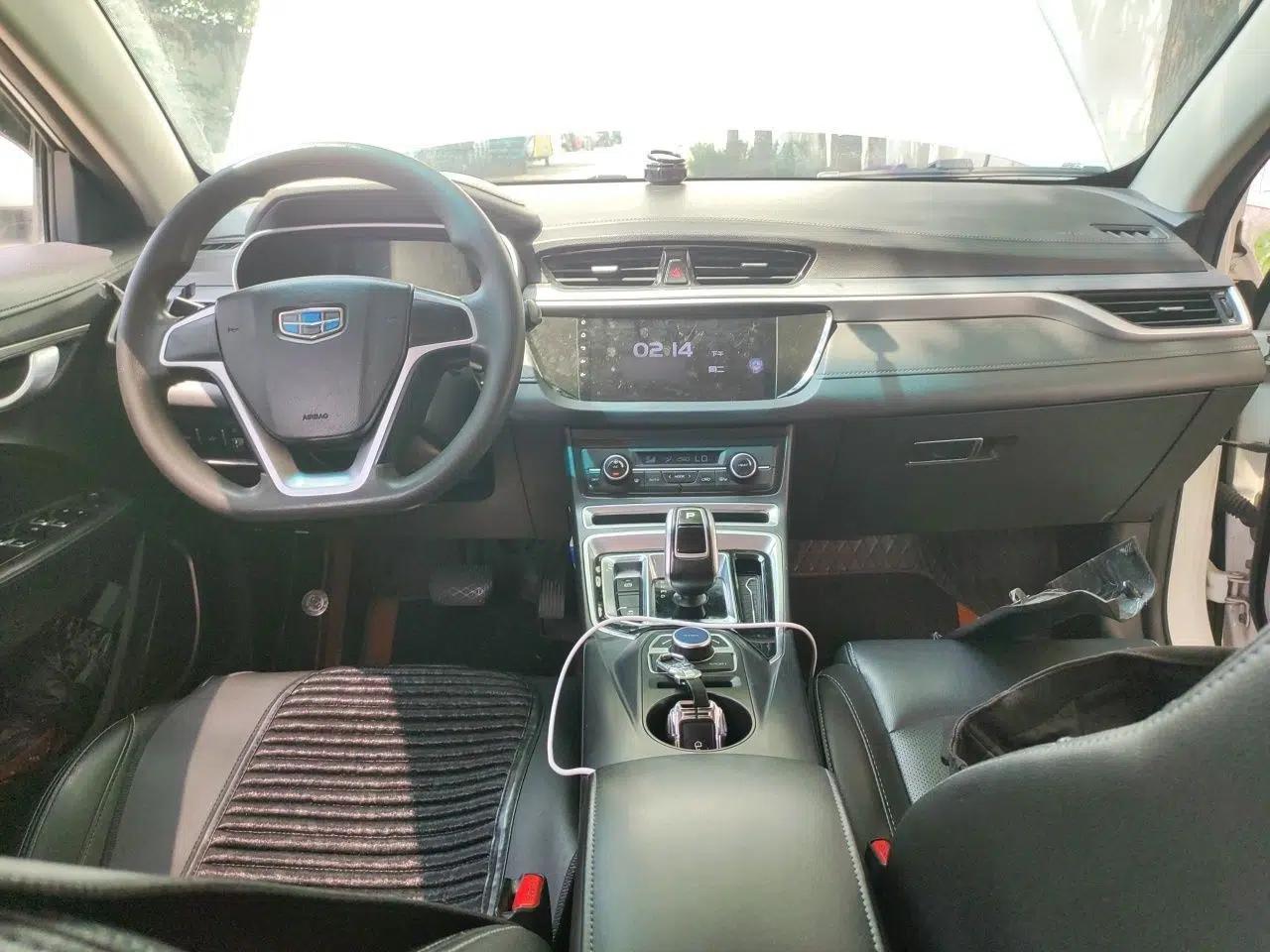 Geely Auto Emgrand New Energy 2018 EV450 Ambition Model — миниатюра 9