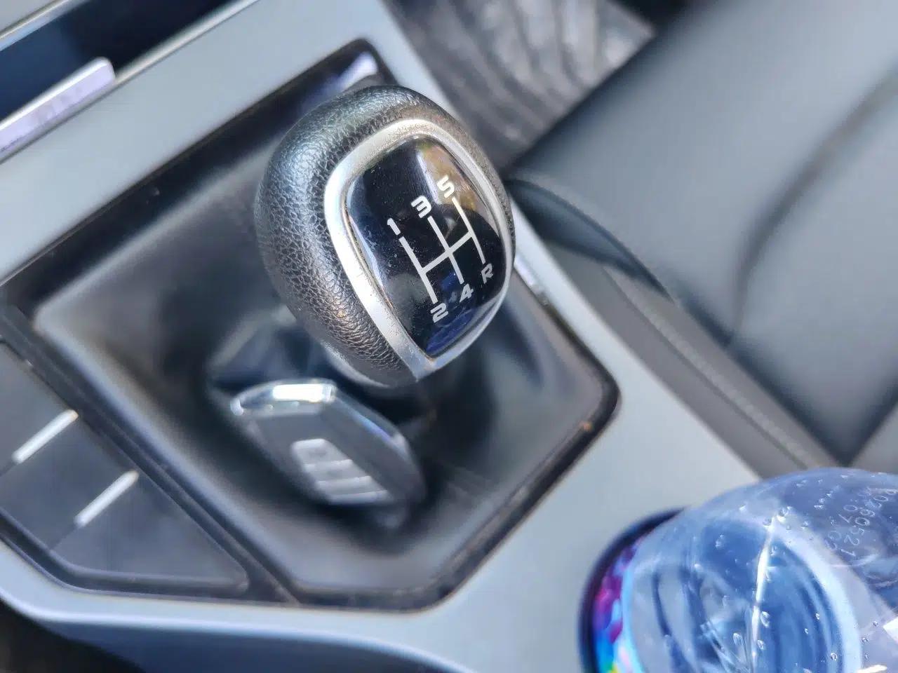 Geely Auto Emgrand 2021 UP 1.5L Manual Luxury Model — миниатюра 13