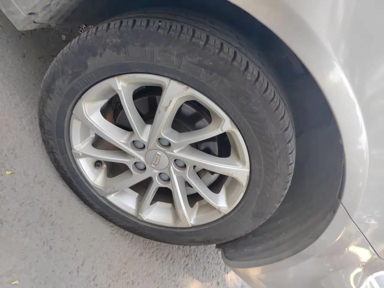 Geely Auto Emgrand 2021 UP 1.5L Manual Luxury Model — миниатюра 8