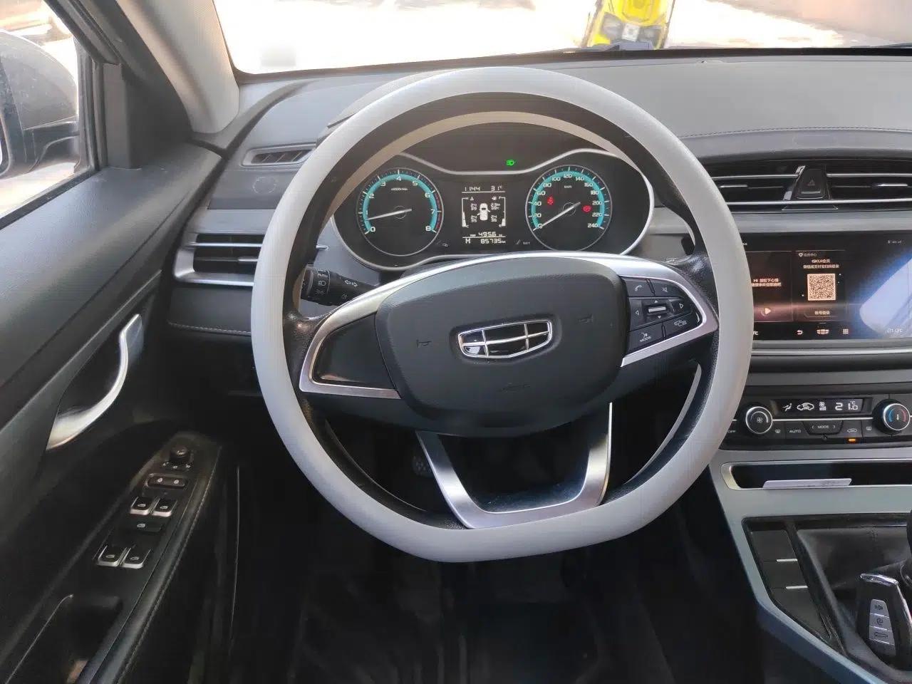 Geely Auto Emgrand 2021 UP 1.5L Manual Luxury Model — миниатюра 9