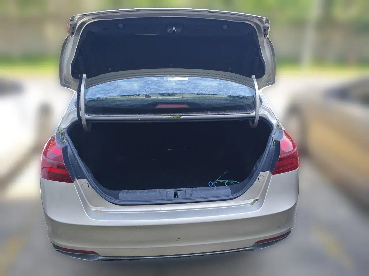 Geely Auto Emgrand 2018 1.5L CVT Upward Connect Edition — миниатюра 19
