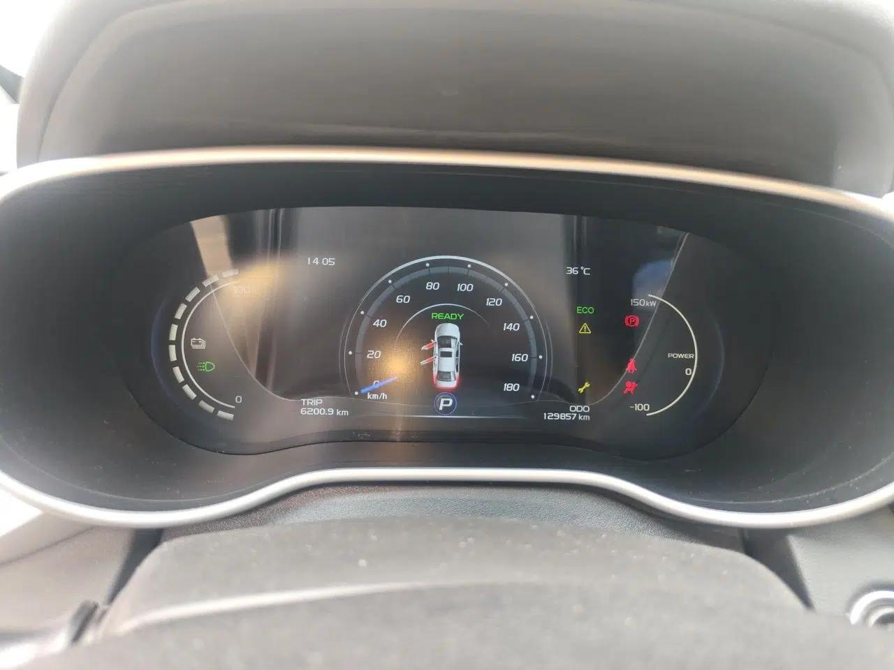 Geely Auto Emgrand New Energy 2018 EV450 Elite Model — миниатюра 11