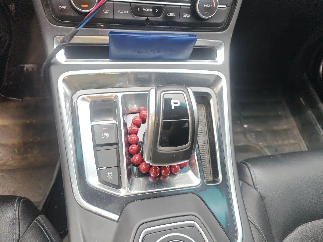 Geely Auto Emgrand New Energy 2018 EV450 Elite Model — миниатюра 14