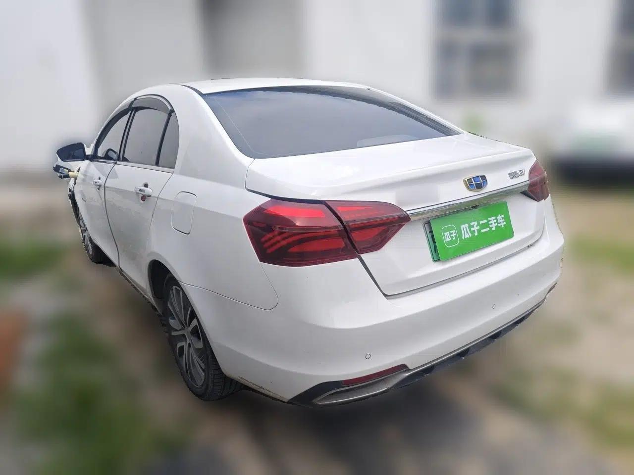 Geely Auto Emgrand New Energy 2018 EV450 Elite Model — миниатюра 4