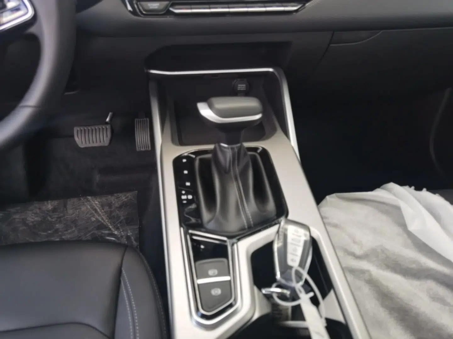 Geely Auto Emgrand 2026 Model 4th Generation 4 Millionth Anniversary Edition 1.5L CVT Overdrive Edition — миниатюра 16