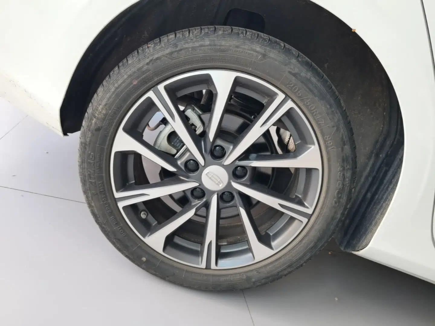 Geely Auto Emgrand 2025 4th Generation 1.5L CVT Flagship Version — миниатюра 11