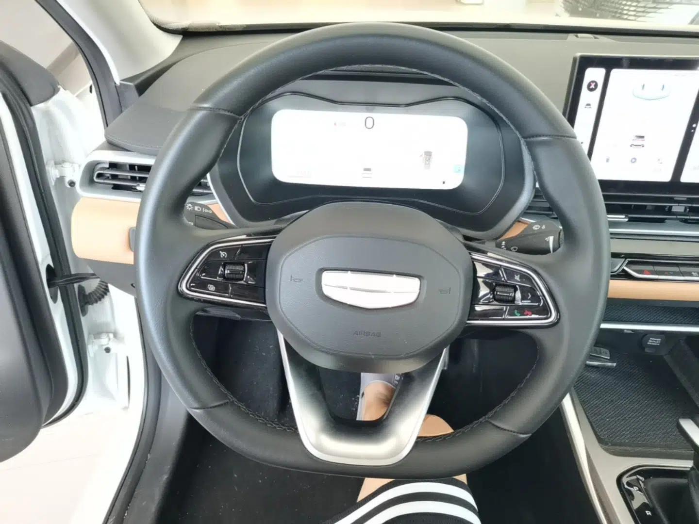 Geely Auto Emgrand 2025 4th Generation 1.5L CVT Flagship Version — миниатюра 13