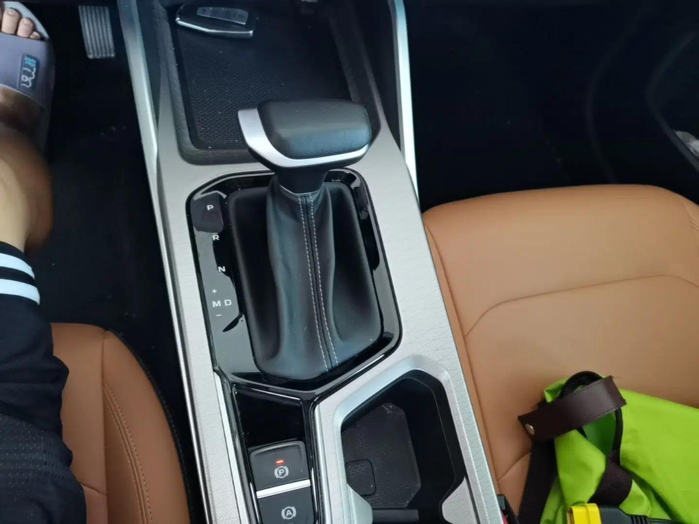 Geely Auto Emgrand 2025 4th Generation 1.5L CVT Flagship Version — миниатюра 16