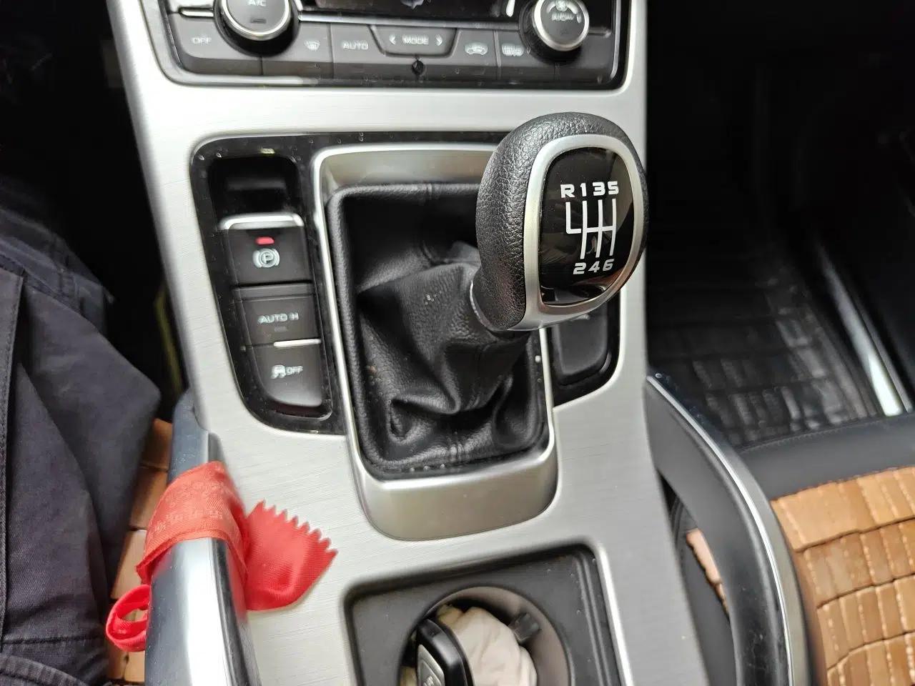 Geely Auto Emgrand X7 Sport 2016 2.0L Manual ZhiShang Version — миниатюра 11