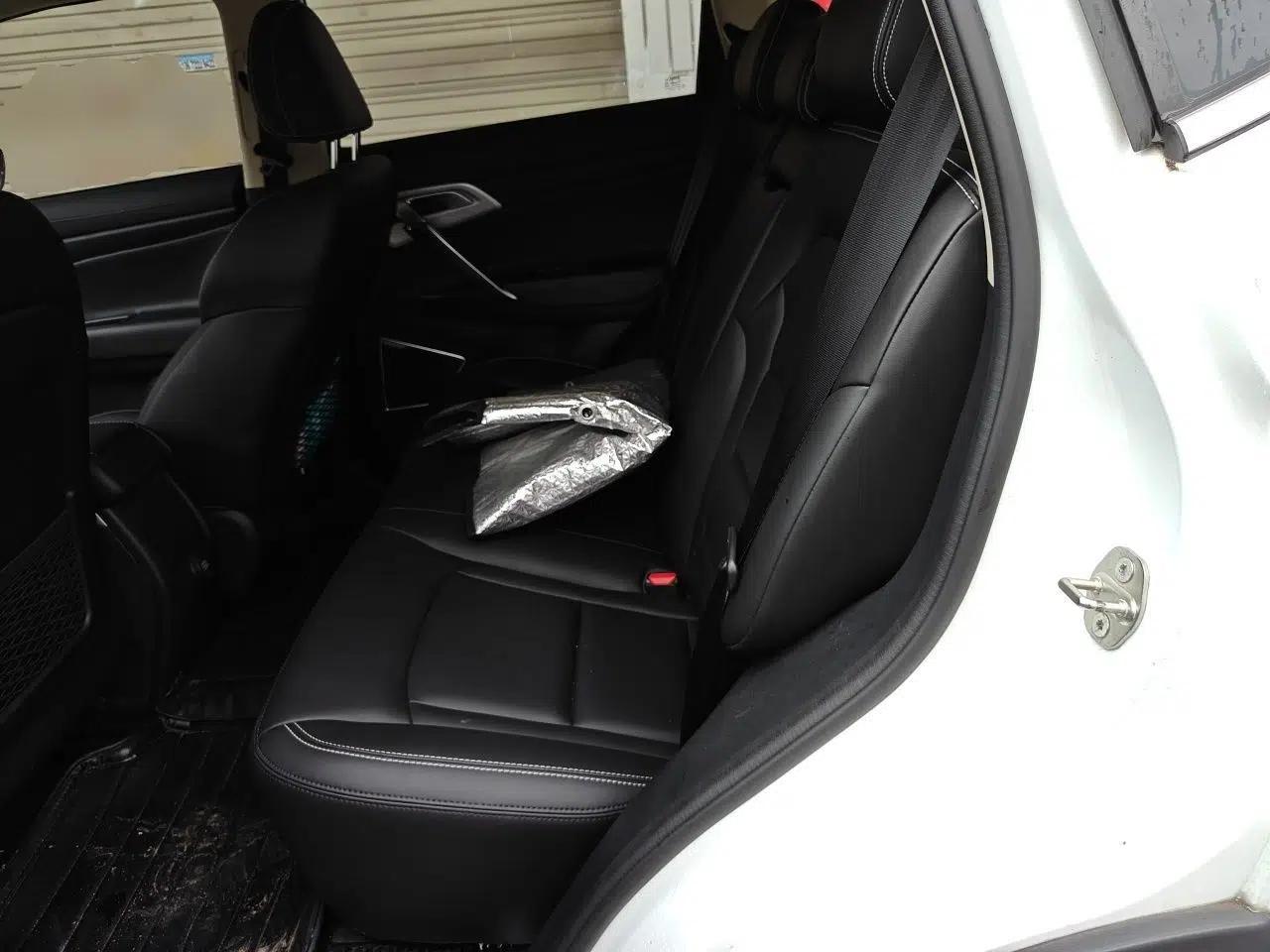 Geely Auto Emgrand X7 Sport 2016 2.0L Manual ZhiShang Version — миниатюра 14