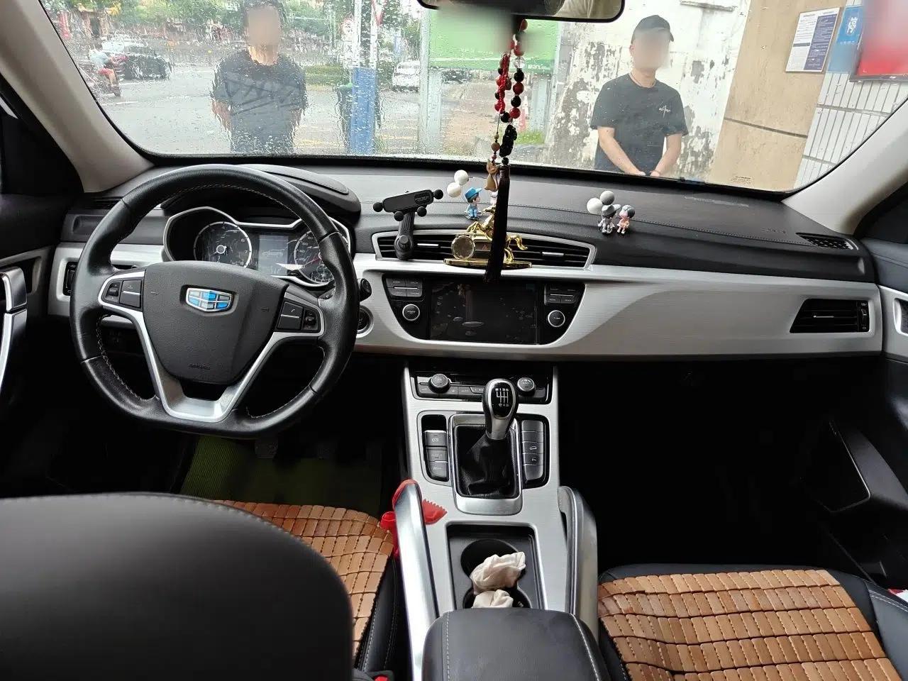 Geely Auto Emgrand X7 Sport 2016 2.0L Manual ZhiShang Version — миниатюра 6