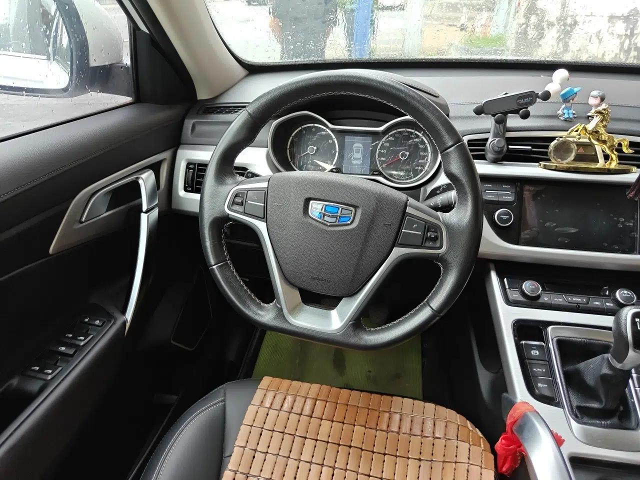 Geely Auto Emgrand X7 Sport 2016 2.0L Manual ZhiShang Version — миниатюра 7