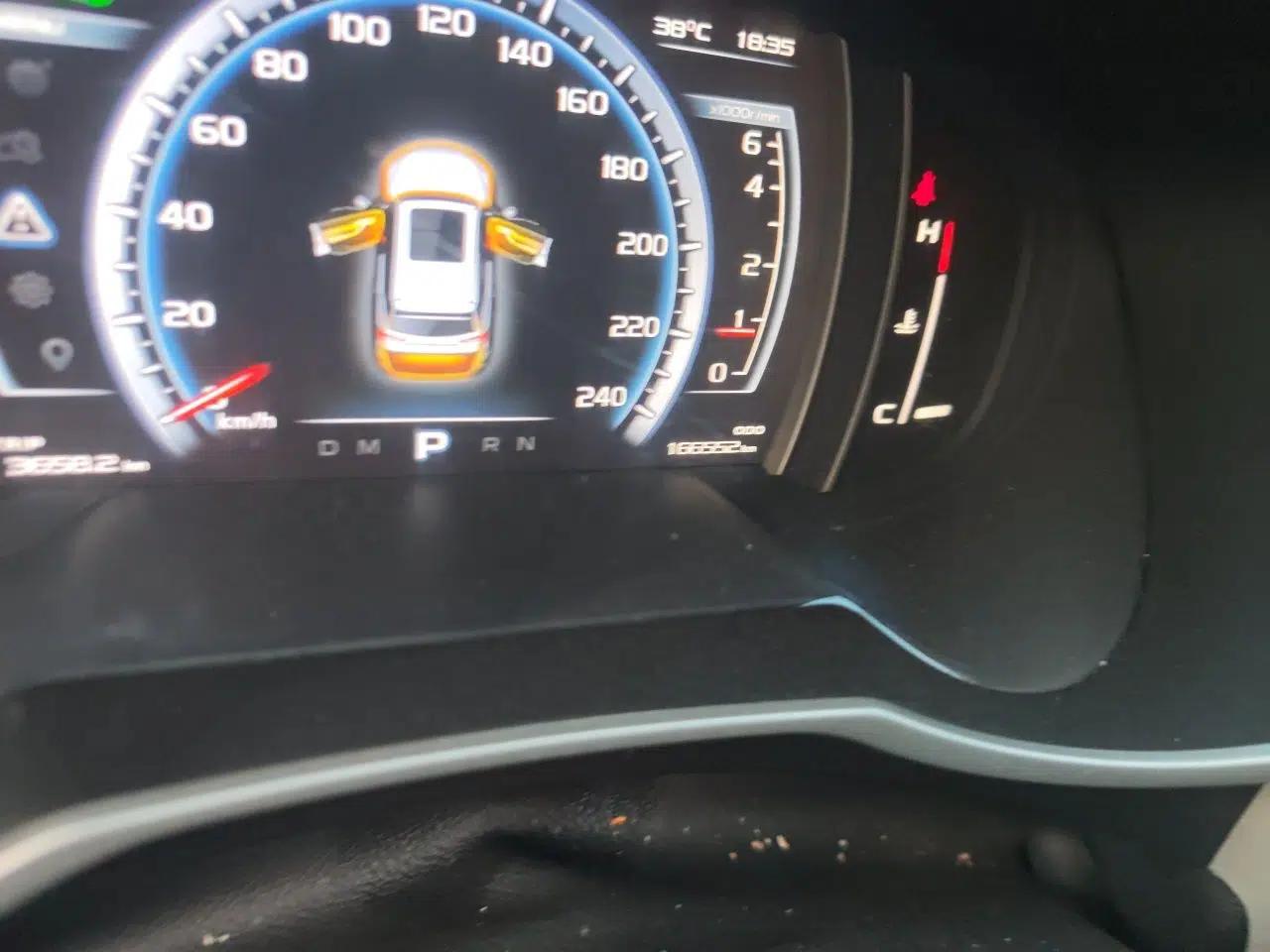 Geely Auto Emgrand X7 Sport 2016 1.8TD Automatic Smart Connectivity Version — миниатюра 9