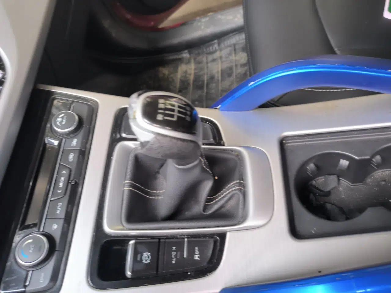 Geely Auto Emgrand X7 Sport 2016 2.0L Manual Smart Connect Version — миниатюра 14