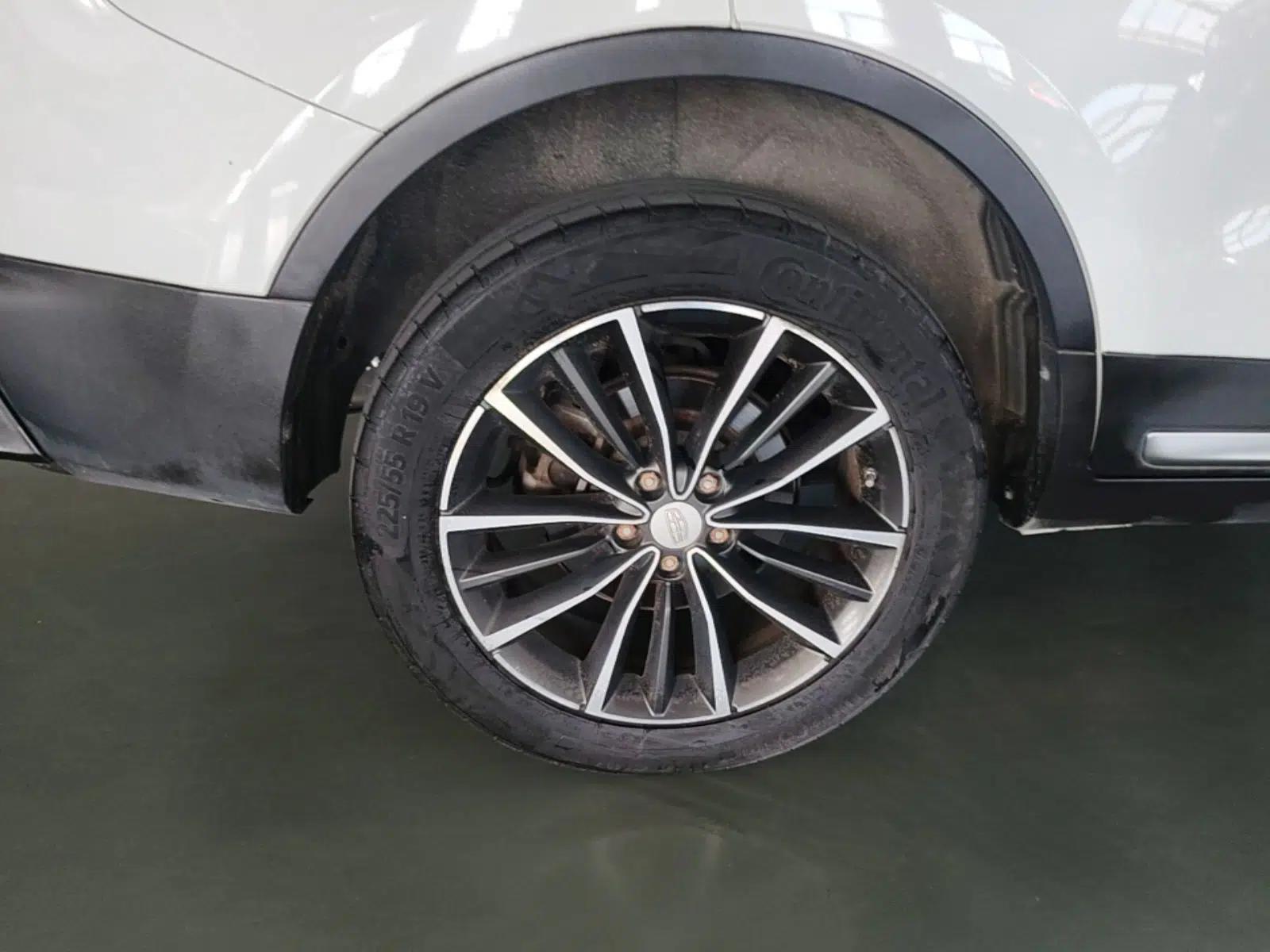 Geely Auto Emgrand X7 Sport 2018 1.8TD Automatic All-Wheel-Drive ZhiZun Model with 4G Connectivity — миниатюра 16