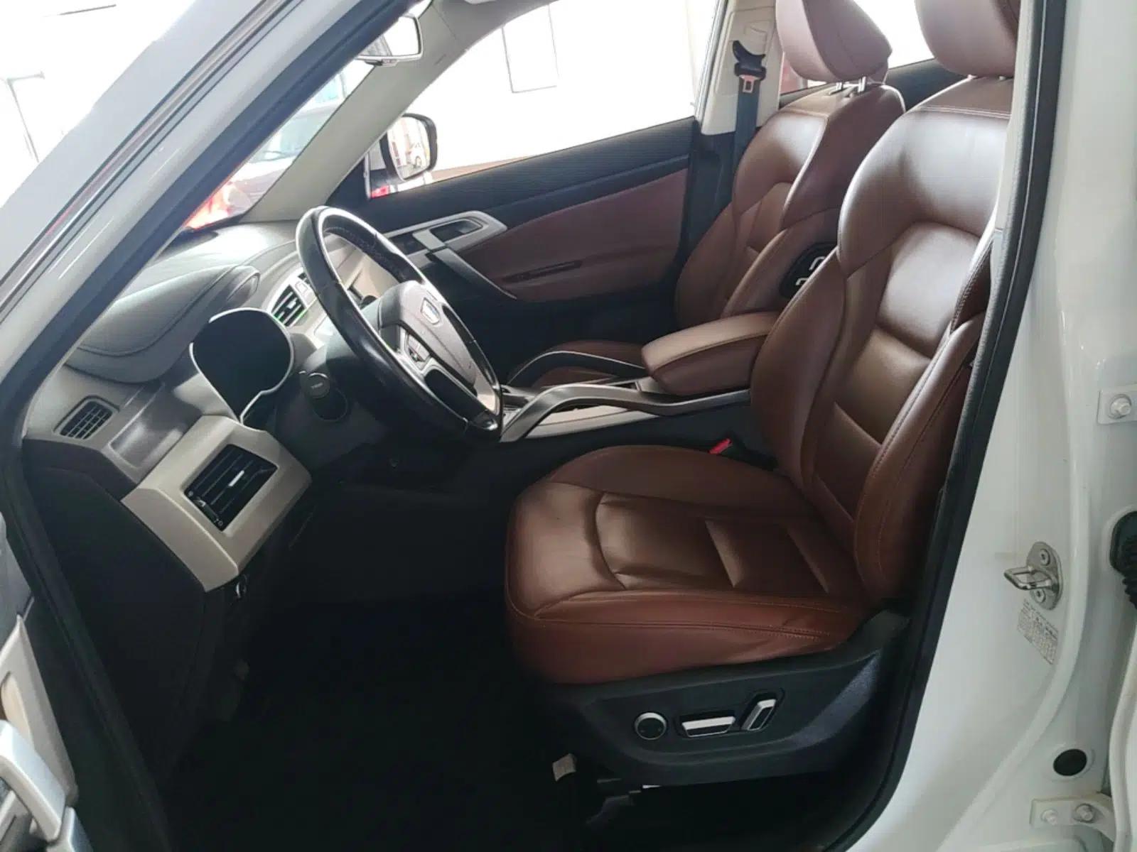 Geely Auto Emgrand X7 Sport 2018 1.8TD Automatic All-Wheel-Drive ZhiZun Model with 4G Connectivity — миниатюра 22