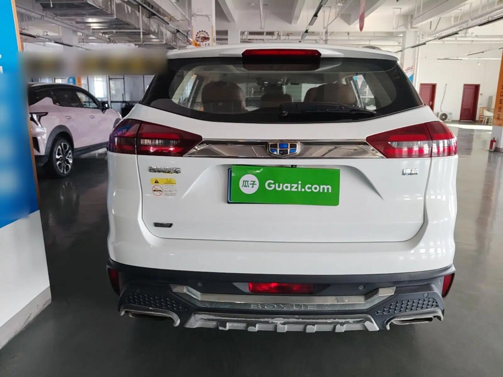 Geely Auto Emgrand X7 Sport 2018 1.8TD Automatic All-Wheel-Drive ZhiZun Model with 4G Connectivity — миниатюра 5