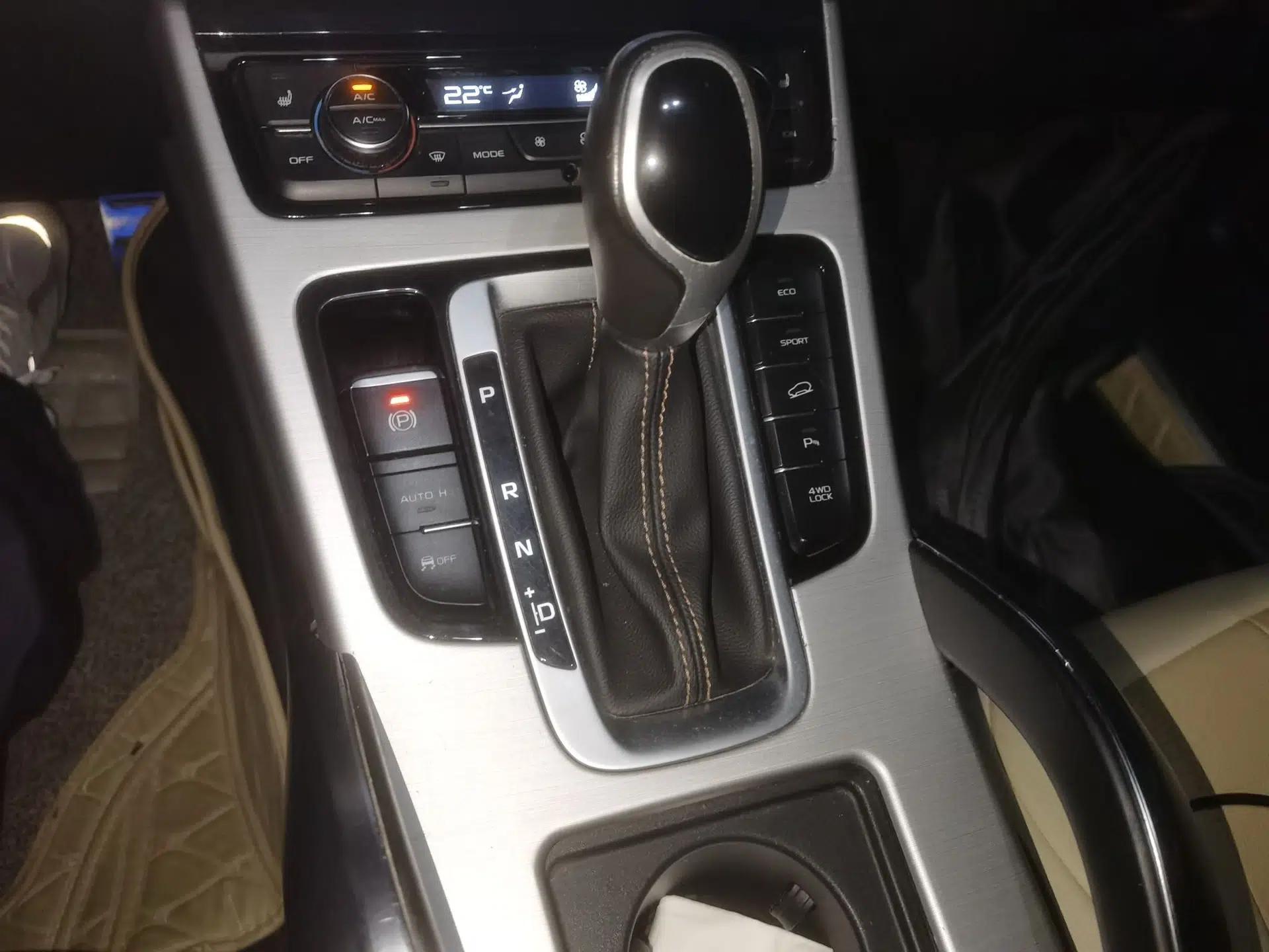 Geely Auto Emgrand X7 Sport 2016 1.8TD Automatic All-Wheel-Drive ZhiZun Edition — миниатюра 14