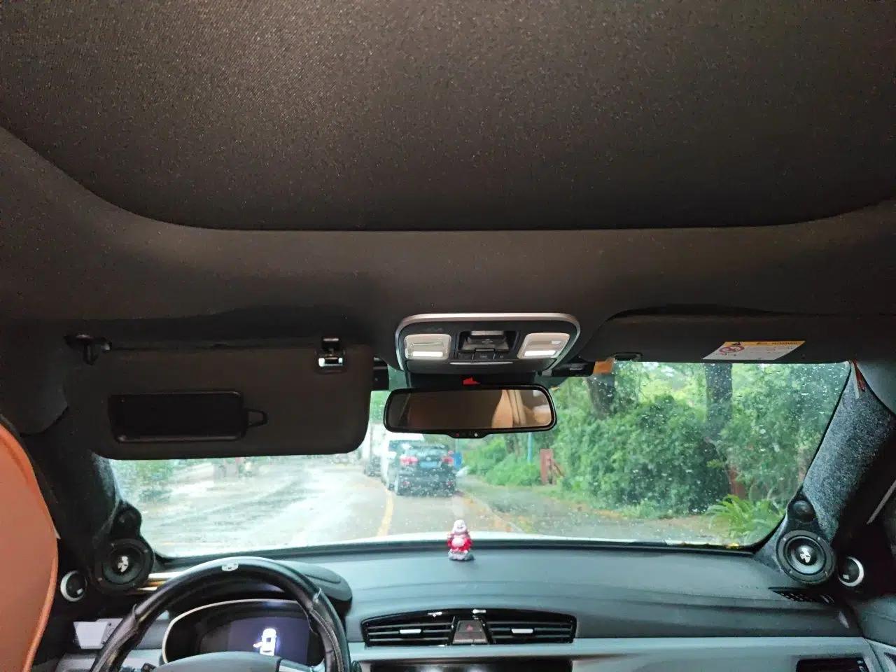 Geely Auto Emgrand X7 Sport 2018 1.8TD Automatic Two-Wheel Drive ZhiZun Model with 4G Connectivity — миниатюра 18