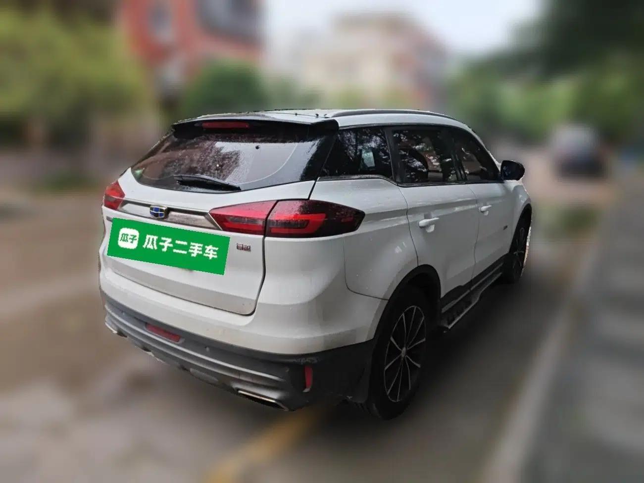 Geely Auto Emgrand X7 Sport 2018 1.8TD Automatic Two-Wheel Drive ZhiZun Model with 4G Connectivity — миниатюра 6