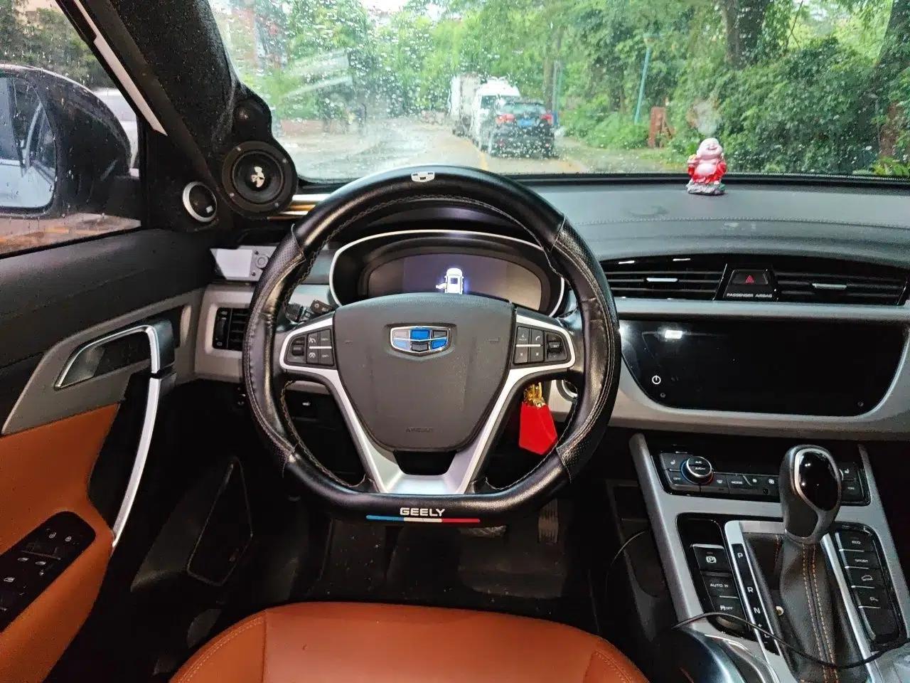 Geely Auto Emgrand X7 Sport 2018 1.8TD Automatic Two-Wheel Drive ZhiZun Model with 4G Connectivity — миниатюра 10