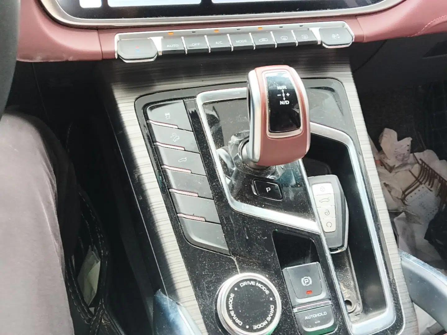 Geely Auto Emgrand X7 Sport 2022 Boyue X 1.8TD DCT ZhiZun Edition — миниатюра 16