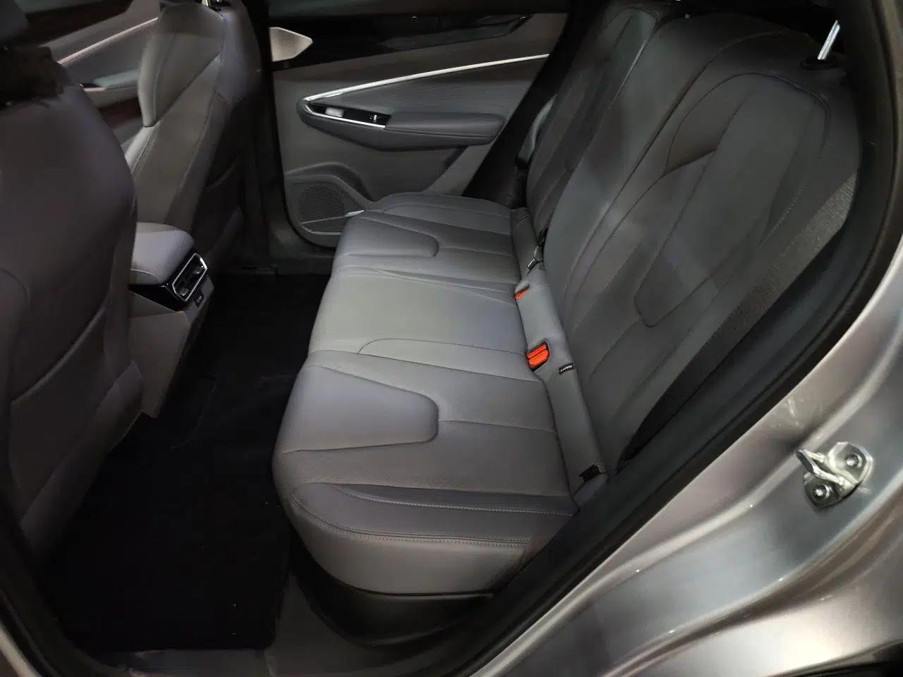 Geely Auto Emgrand X7 Sport 2026 Model 1.5TD Wonderful — миниатюра 17