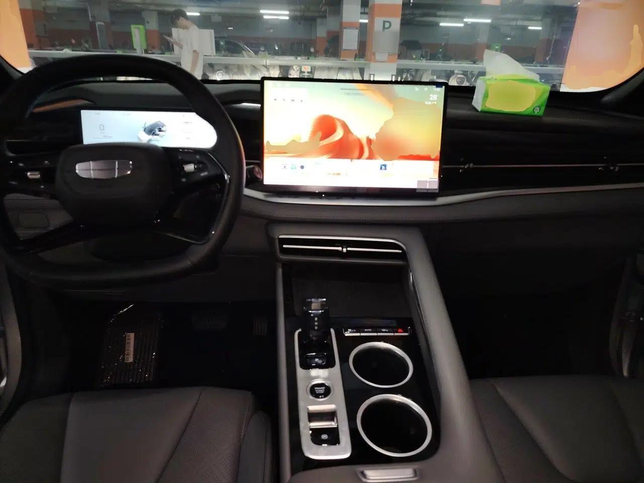 Geely Auto Emgrand X7 Sport 2026 Model 1.5TD Wonderful — миниатюра 9