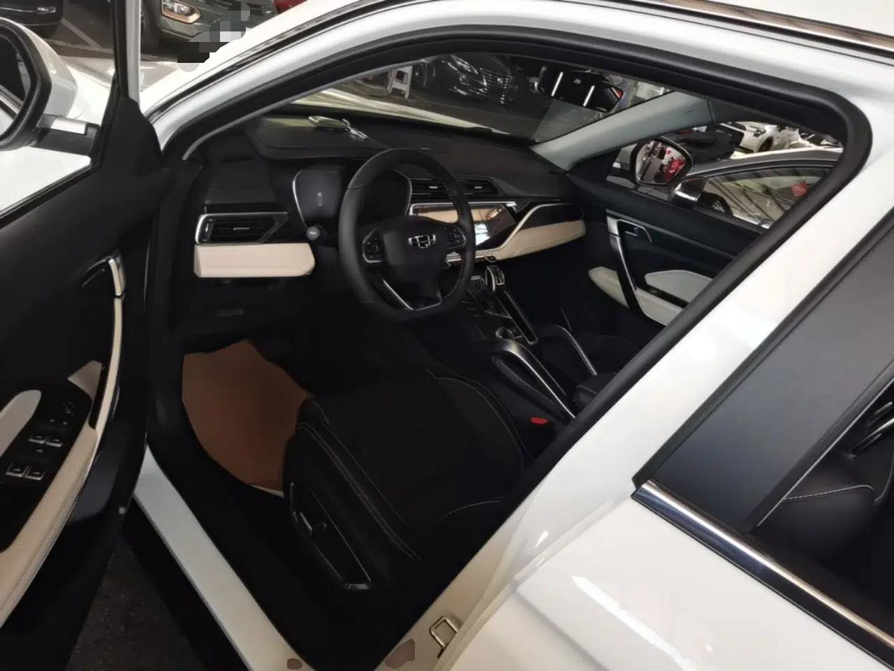 Geely Auto Emgrand X7 Sport 2022 Boyue X 1.8TD DCT ZhiZun Edition — миниатюра 17