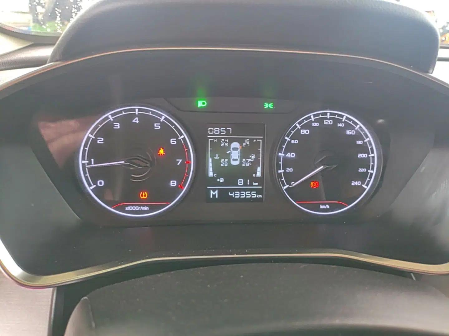 Geely Auto Coolray 2021 1.4T Manual Gold Edition — миниатюра 14