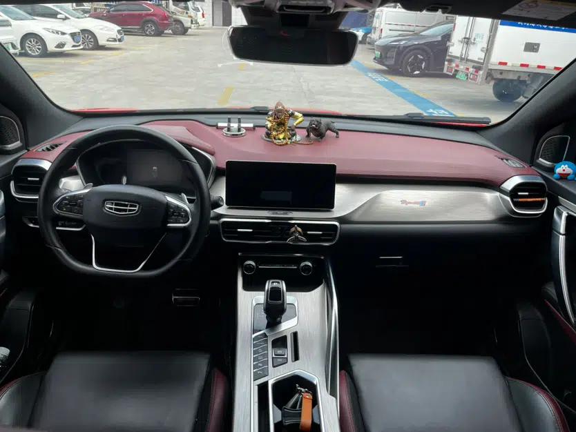 Geely Auto Coolray 2019 Sport Model 260T DCT Battle China V Standard — миниатюра 8