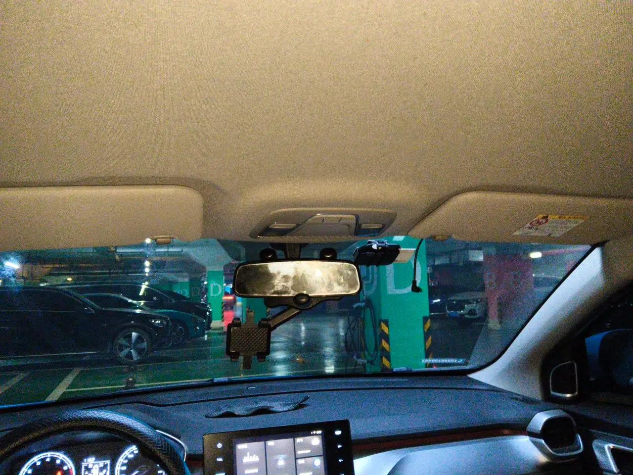 Geely Auto Coolray 2021 1.4T Manual Gold Edition — миниатюра 15