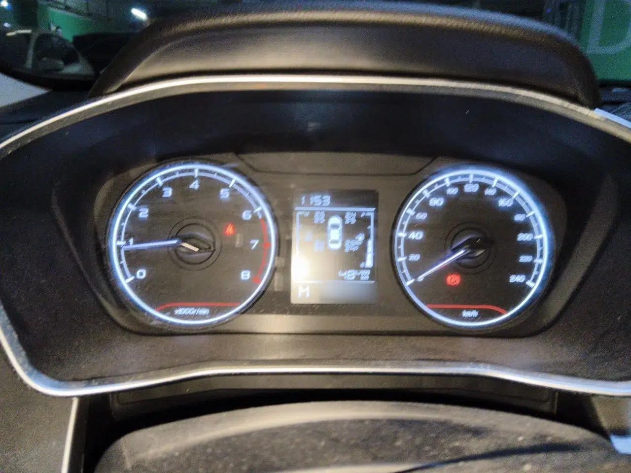 Geely Auto Coolray 2021 1.4T Manual Gold Edition — миниатюра 10