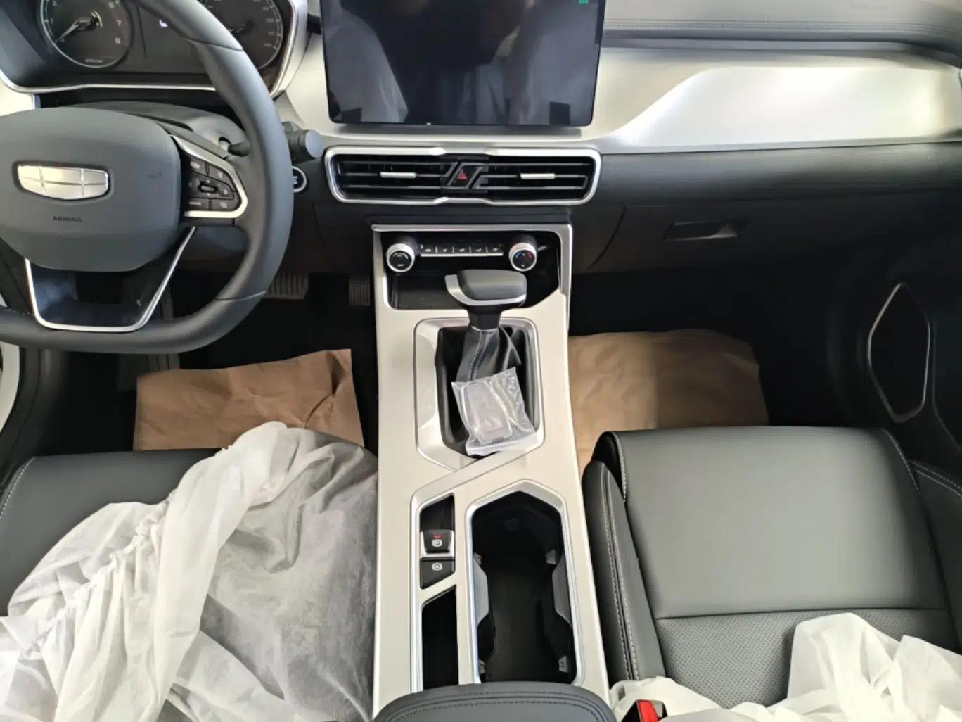 Geely Auto Coolray 2025 1.5L CVT Super Edition — миниатюра 16