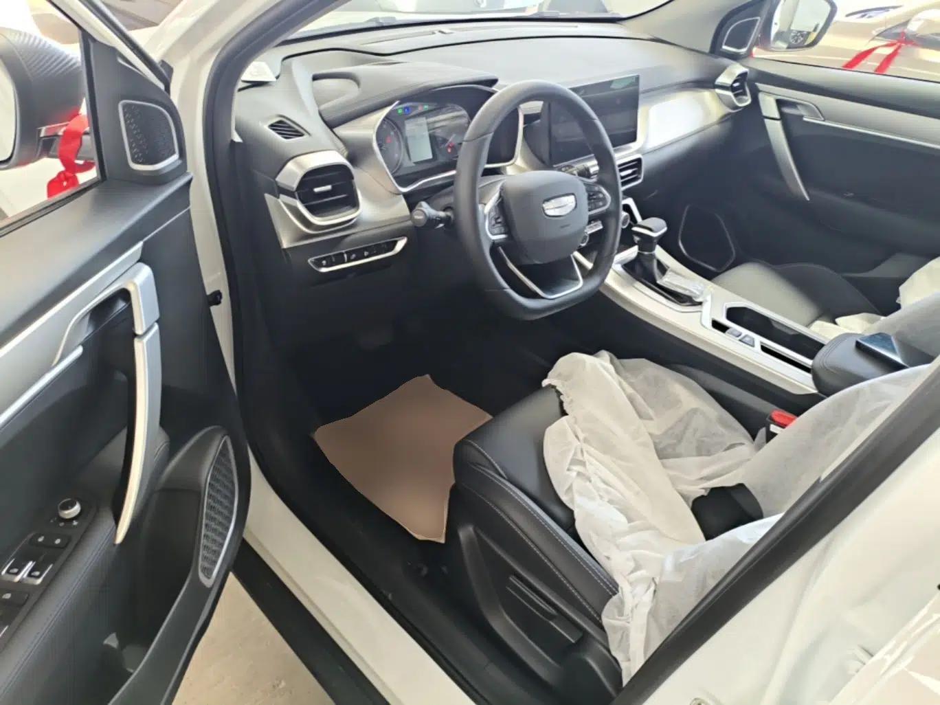 Geely Auto Coolray 2025 1.5L CVT Super Edition — миниатюра 18