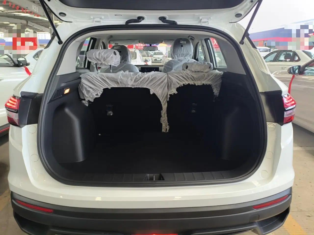 Geely Auto Coolray 2025 1.5L CVT Super Edition — миниатюра 22