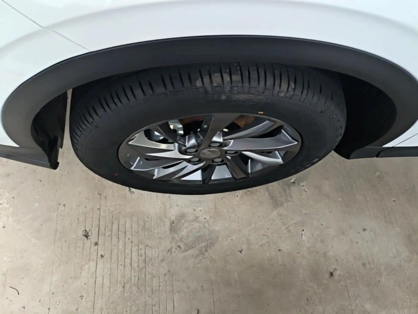 Geely Auto Coolray 2025 1.5L CVT Super Edition — миниатюра 10