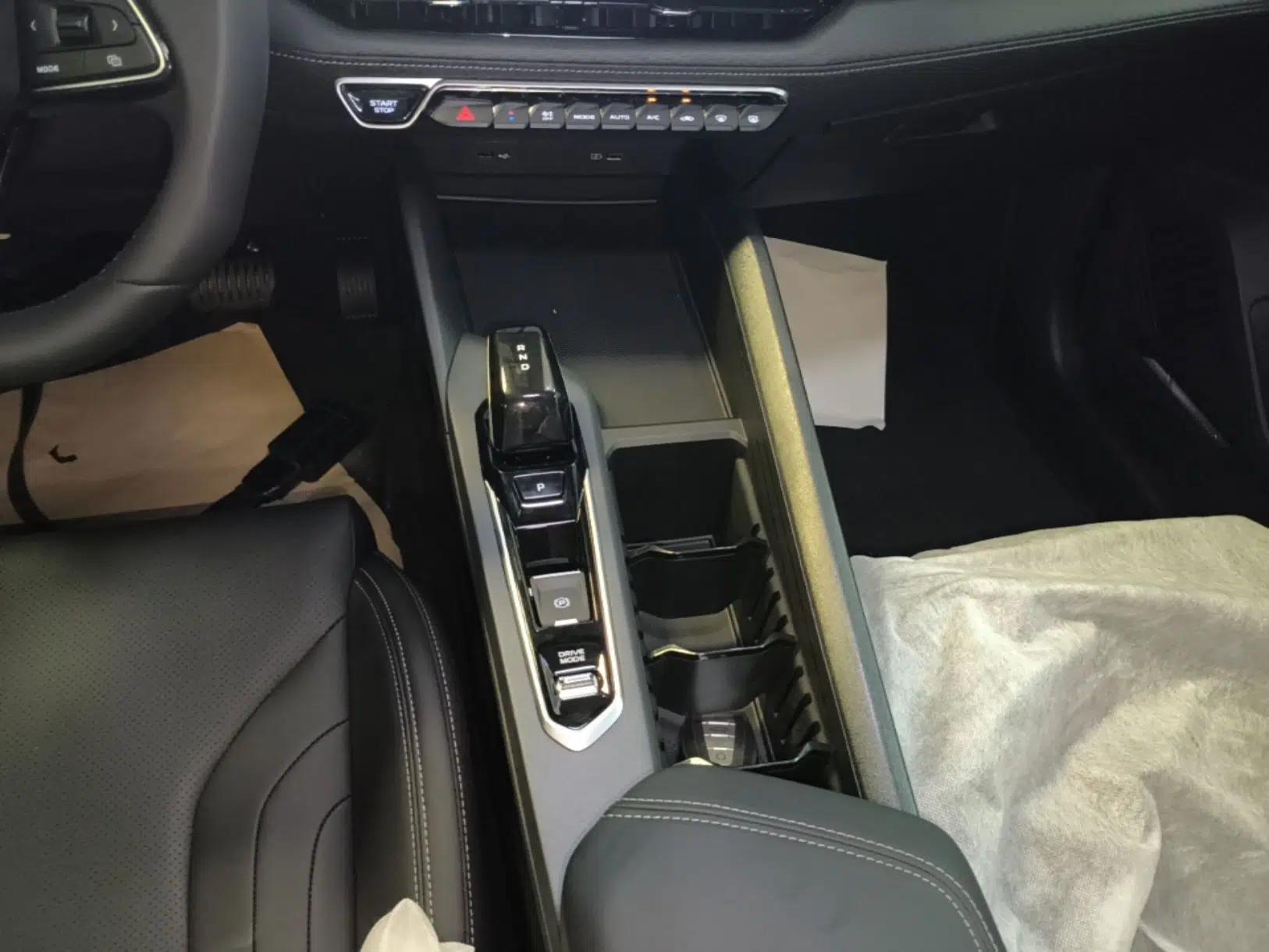 Geely Auto Binray 2024 Binrui COOL 1.5T DCT Longteng Edition — миниатюра 16